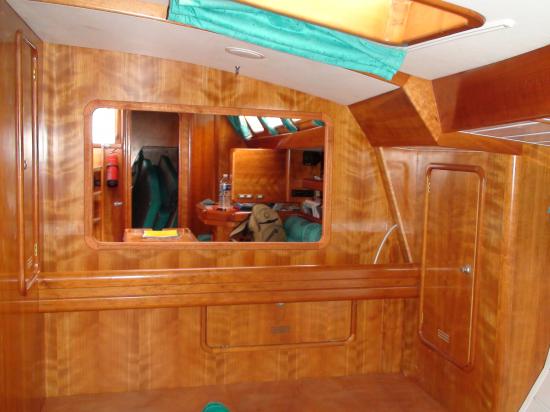 Ouverture paroi cabine avant-carré